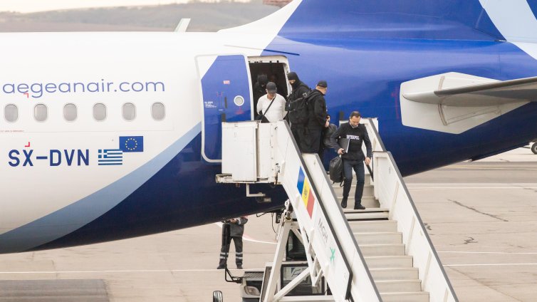 Сериозен технически проблем: Самолети не излитат и не кацат в Гърция