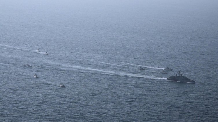 Иран спря петролния трафик през Ормузкия залив