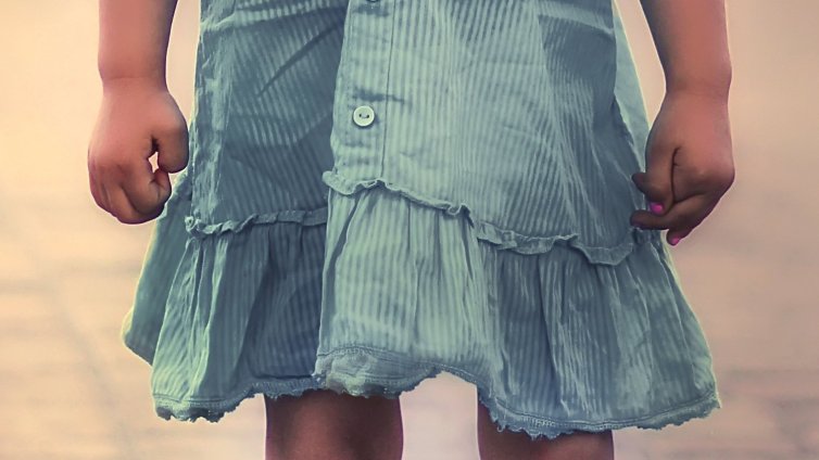 Две деца починаха в стар хладилник, играейки на криеница