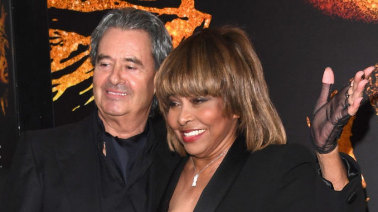 Вдовецът на Тина Търнър си има нова приятелка, влюбен е в 60-годишна американка