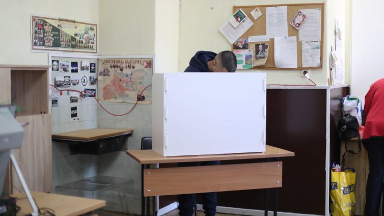 Вотът: Не може видеонаблюдението да замени наблюдателите