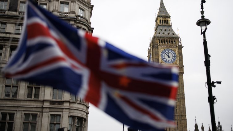 Великобритания обмисля цифрови лични карти за контрол на границите