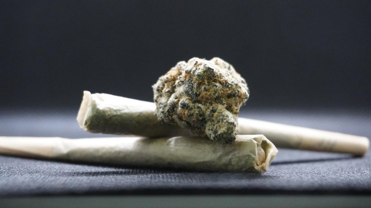 Разбиха испанска престъпна група, превозвала хашиш с хеликоптери 