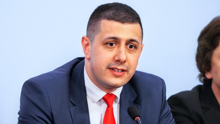 Атанасов, БСП: Ще издигнем кандидатурата на Йотова за президент