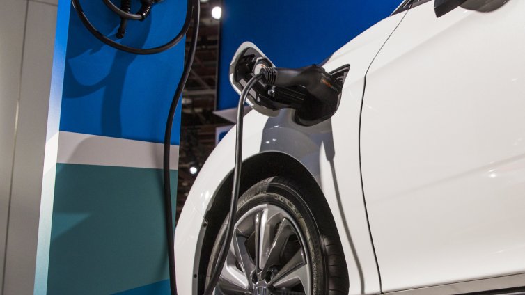 Plug-in хибридните автомобили замърсяват 5 пъти повече, отколкото се предполагаше