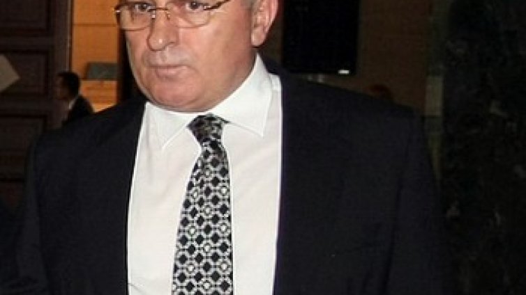 "Кушлев" запорира имущество за 2 млн. лв. на Гюнай Сефер