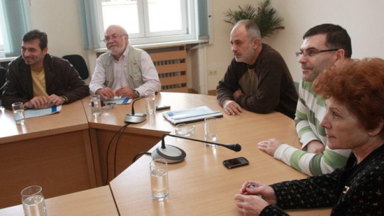 Синдикатите до Борисов: Дянков и Трайков ви противоречат!