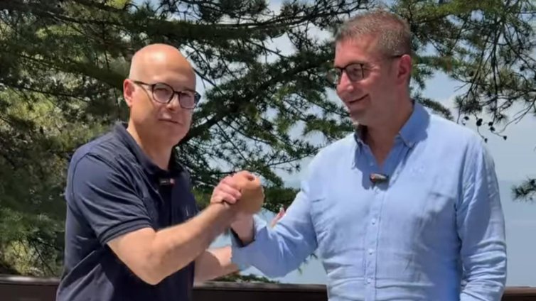 На Мицкоски му се привидя македонски народ в Западна България