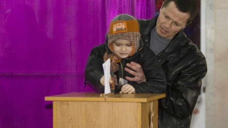 Комунистите печелят изборите в Молдова