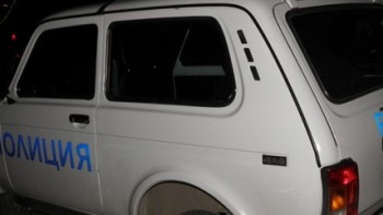 Труп на 22-годишен с куршум в главата е открит в Ловешко