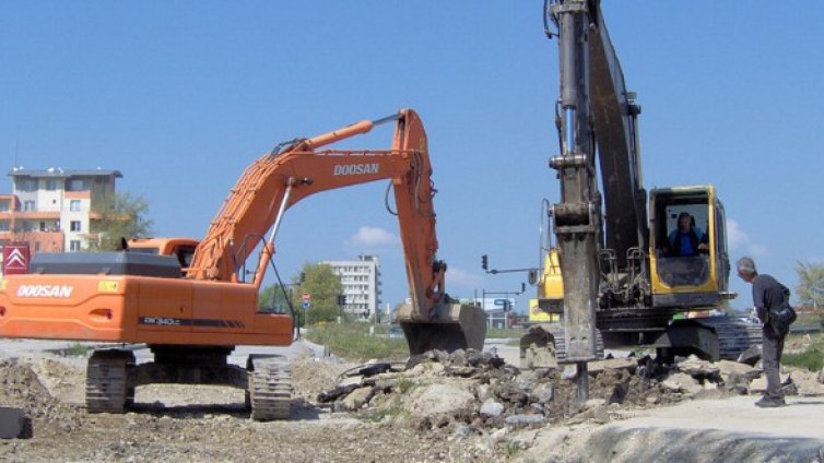 Бутат първия незаконен хотел на морето