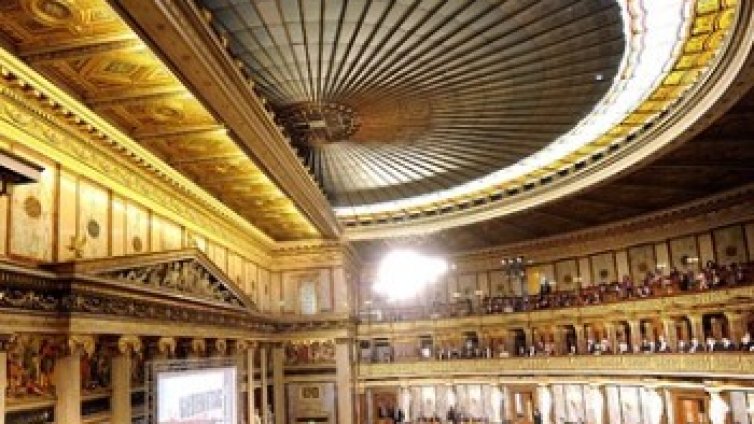 Австрийски депутат говори повече от Кастро &ndash; почти 13 ч