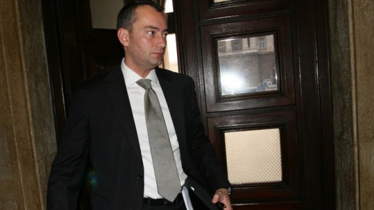 Политическият чадър на цялата ДС се държи от Гоце!