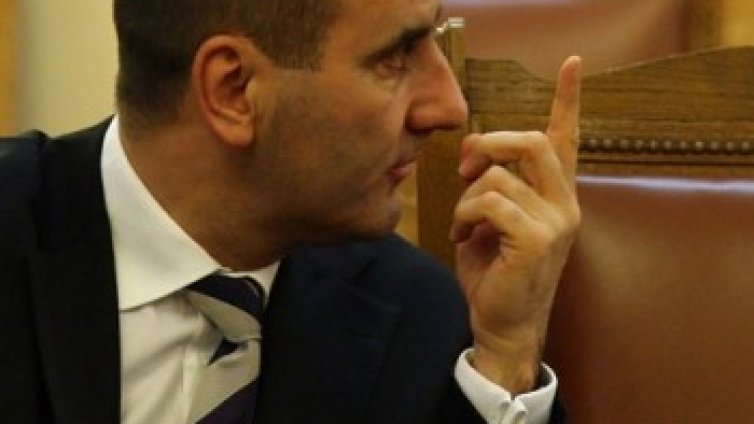 МВР шефът: Лекари, извинявайте, нищо лично!