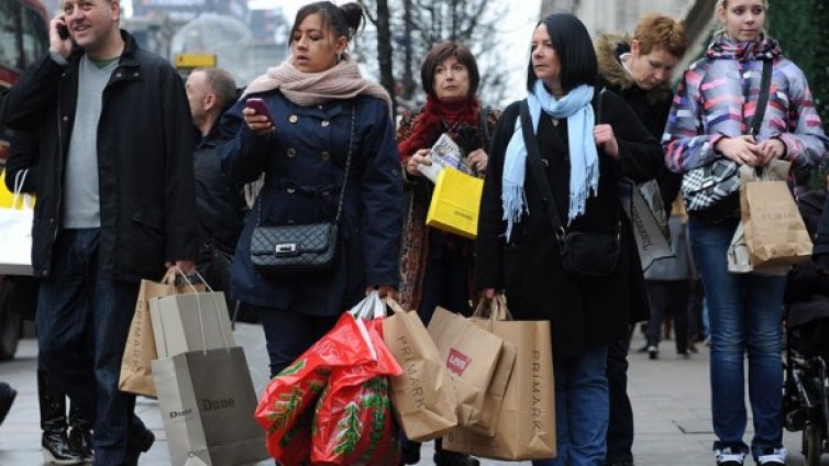 Снегът провали шопинга на британците