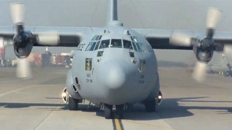 Самолет с 300 американски войници кацна аварийно