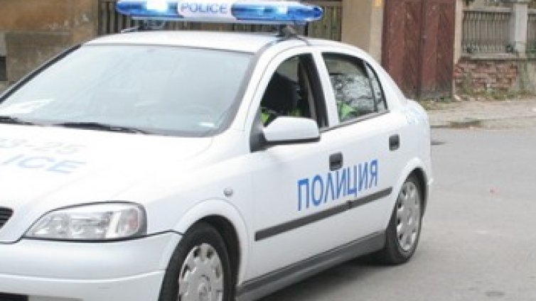 140 дебитни карти открити в карловските лихвари