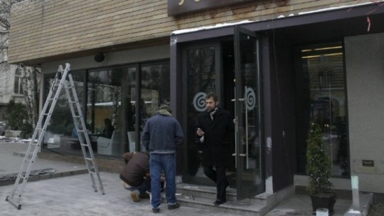 Бивш управител на кафенето свил оборота заради дългове