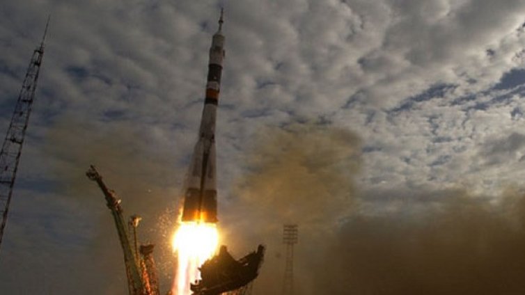 Русия възобновява космическия туризъм от 2013 г.