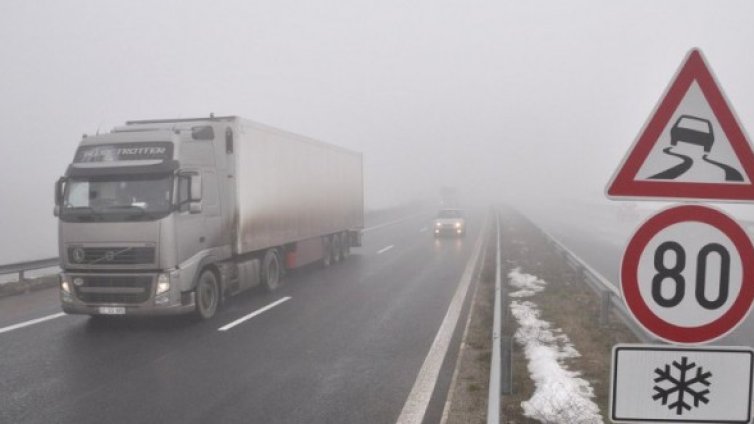 Повечето пътища в страната са сухи