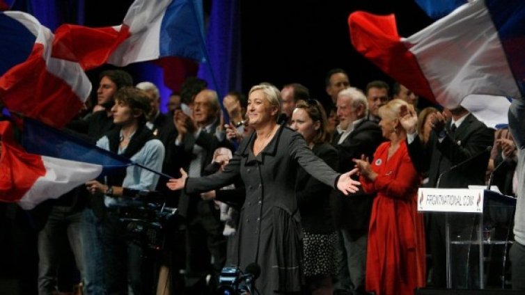 На татко момичето поема крайната десница във Франция