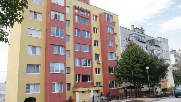 Банки се включват в санирането на 720 хил. панелки