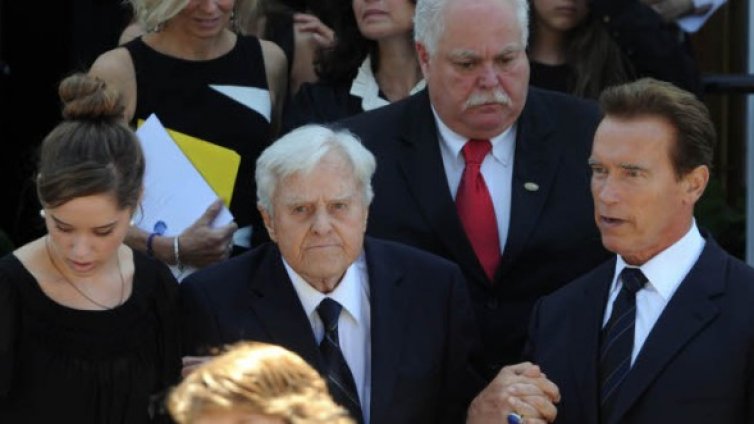 Почина основателят на Корпуса на мира и тъст на Шварценегер