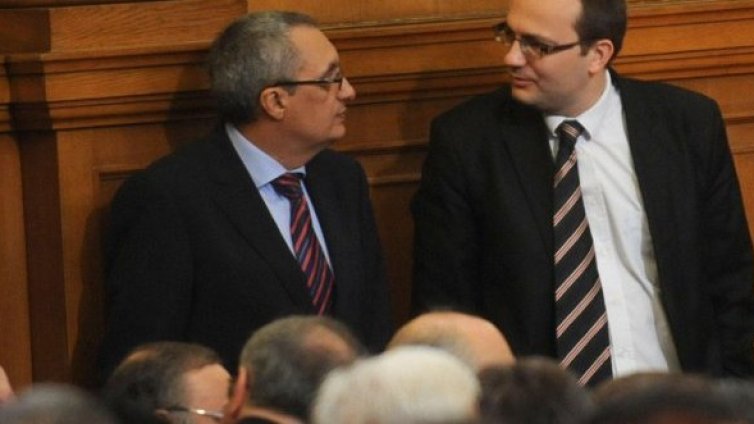 "Въздържал се"  &ndash; така ще гласуват сините на вота