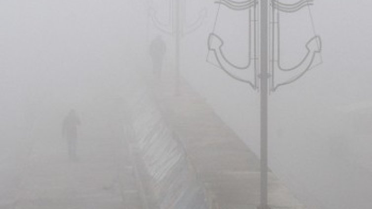 Снегът затвори пристанището във Варна