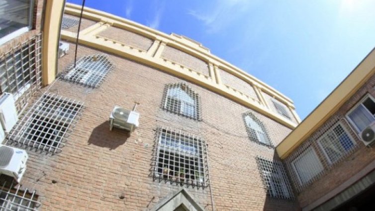 Служителите на затворите празнуват