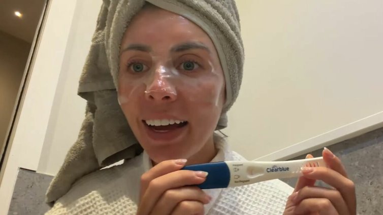 Бони Блу си организира "маратон за зачеване" с 400 мъже и ... забременя ВИДЕО