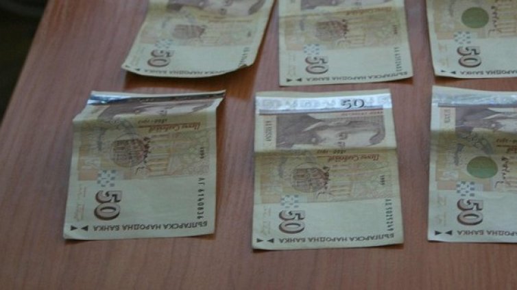 Крада коли, но за 300 лева ще ме пуснете ли?
