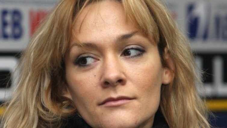 Албена Денкова роди момченце