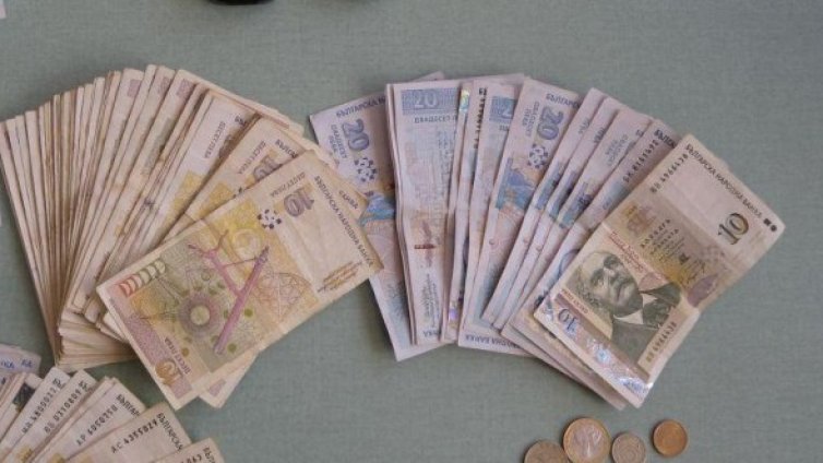 Бургазлийка изгоря с близо 9 бона