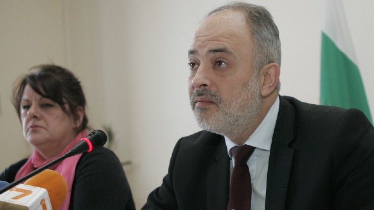 Тотю Младенов пак иска скок на минималната заплата