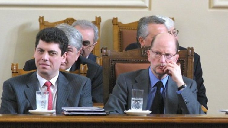 Сините: Съд за Сакскобургготски и Милен Велчев