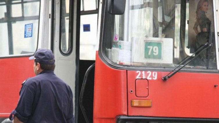 39 отнесоха глоби за каране в бус лентата