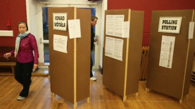 Ирландците гласуват за нов парламент