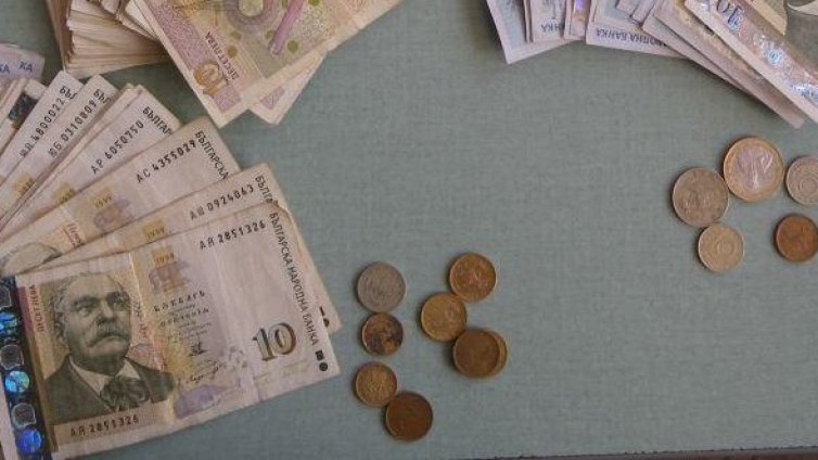 Пенсионерка даде 2,5 бона на телефонни измамници