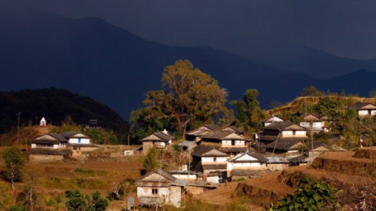 Издирват българин парапланерист в Непал
