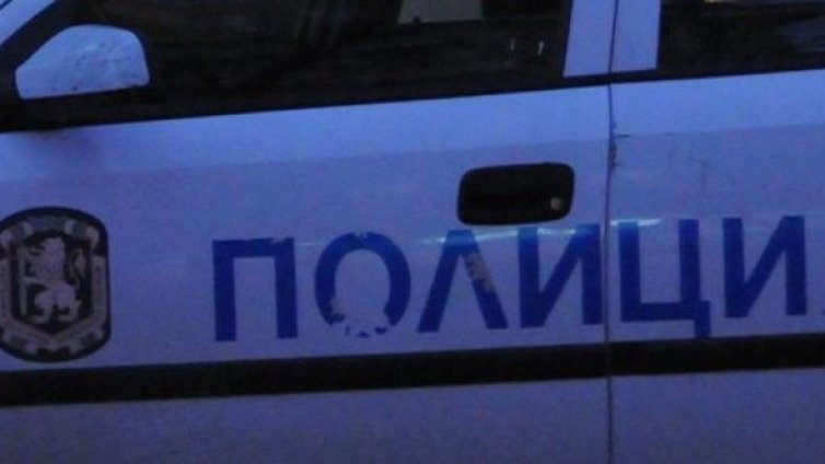 Жена наръга приятеля си в гърдите