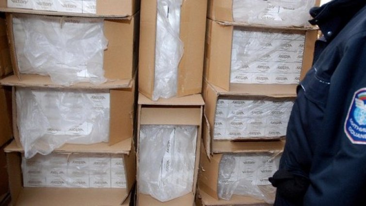 7 т цигари в български тир заловени в Италия