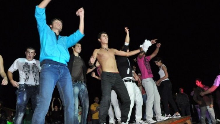 Студентите да ходят на лекции, а не по дискотеките!