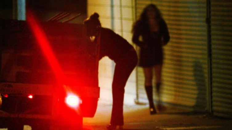 Сводница предлагала момичета за 400 лв. в Сандански