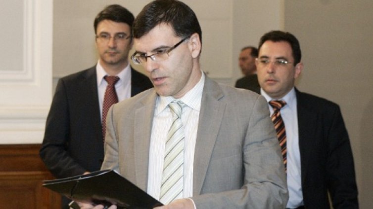 Изпълняваме и преизпълняваме, хвали се Дянков