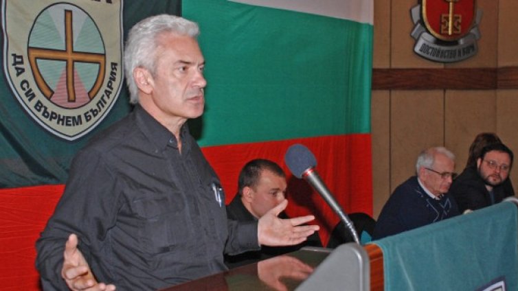 Политиката не е като гаджетата &ndash; сърдим и сдобряваме