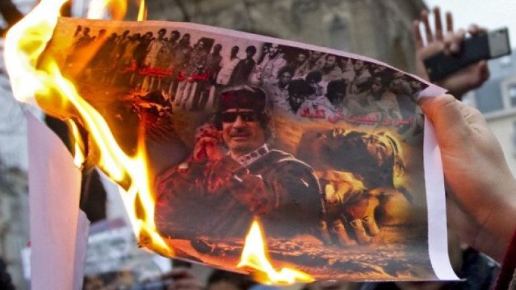 Кадафи към Обама: Сине мой, не се променяй в очите ми