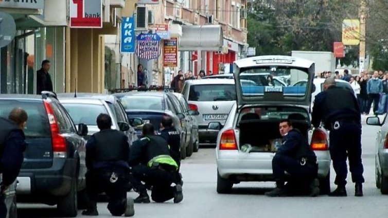 Освободиха една от заложничките