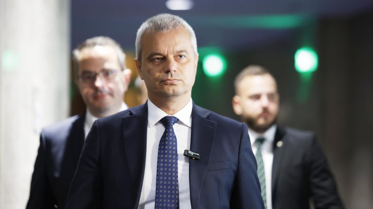Костадинов със сигнал до прокуратурата срещу Борисов във връзка със статия на WSJ