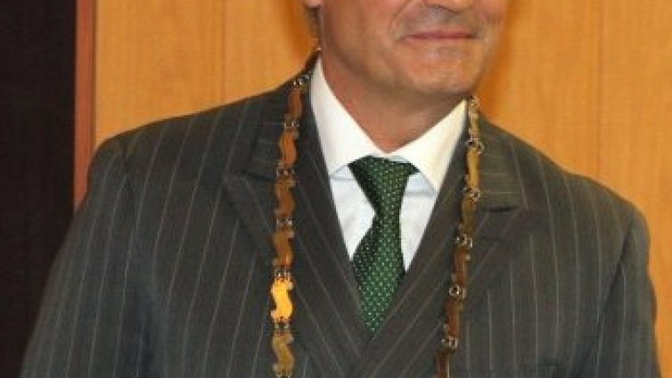 Варненският кмет се развежда с черната си лимузина